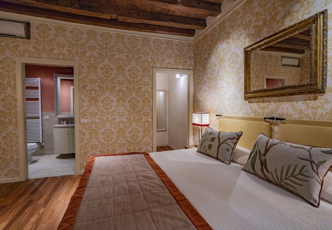 Ferienwohnung in Venedig - Ca' Belle Arti in Dorsoduro Ferienwohnung in Venedig - Ca' Belle Arti in Dorsoduro