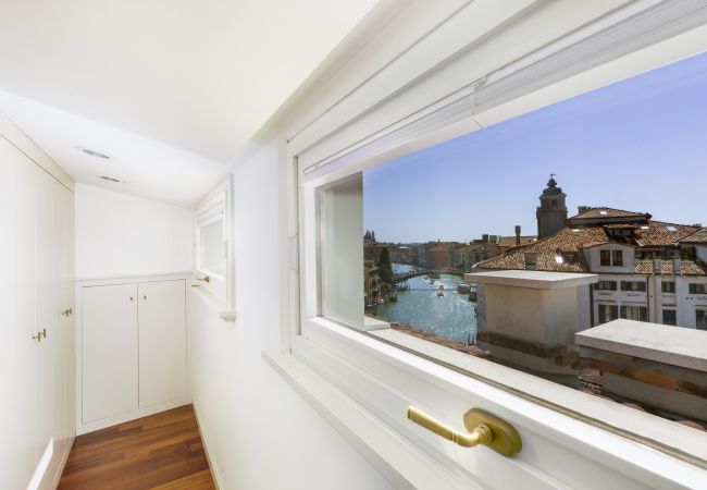 Ferienwohnung in Venedig - Ca' Cerchieri Terrace Canal View Ferienwohnung in Venedig - Ca' Cerchieri Terrace Canal View