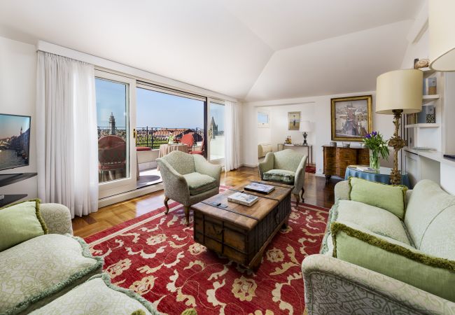 Ferienwohnung in Venedig - Ca' Cerchieri Terrace Canal View Ferienwohnung in Venedig - Ca' Cerchieri Terrace Canal View