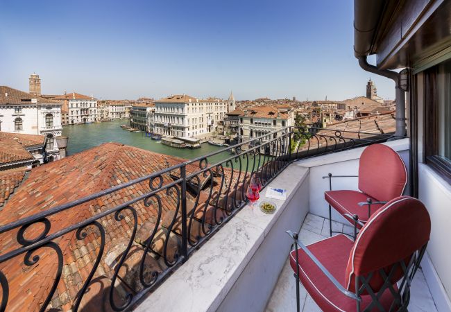 Ferienwohnung in Venedig - Ca' Cerchieri Terrace Canal View Ferienwohnung in Venedig - Ca' Cerchieri Terrace Canal View