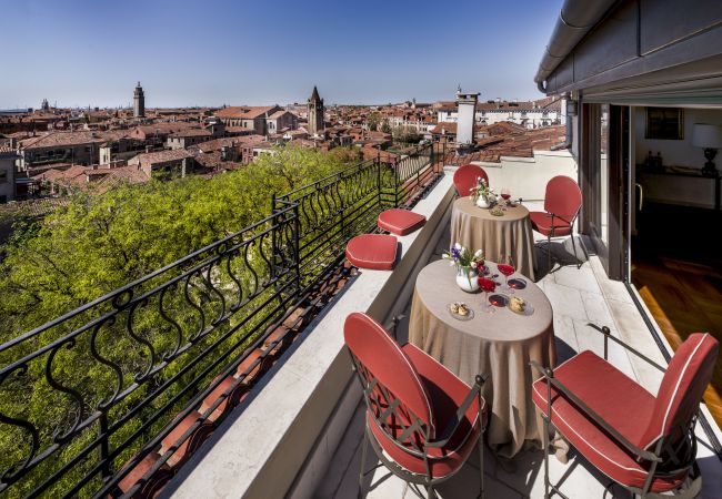 Ferienwohnung in Venedig - Ca' Cerchieri Terrace Canal View Ferienwohnung in Venedig - Ca' Cerchieri Terrace Canal View
