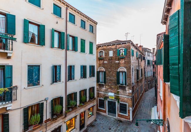 Ferienwohnung in Venedig - Ca' Grassi 2 Charming Balcony Ferienwohnung in Venedig - Ca' Grassi 2 Charming Balcony