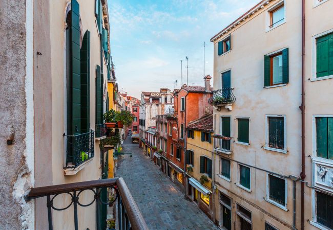 Ferienwohnung in Venedig - Ca' Grassi 2 Charming Balcony Ferienwohnung in Venedig - Ca' Grassi 2 Charming Balcony