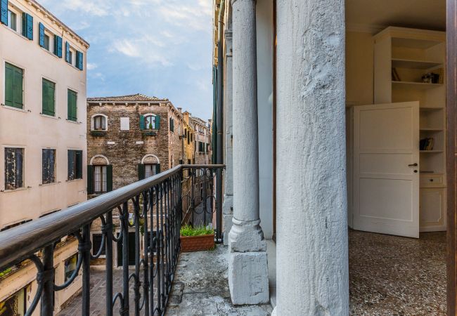 Ferienwohnung in Venedig - Ca' Grassi 2 Charming Balcony Ferienwohnung in Venedig - Ca' Grassi 2 Charming Balcony