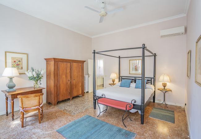 Ferienwohnung in Venedig - Ca' Grassi 2 Charming Balcony Ferienwohnung in Venedig - Ca' Grassi 2 Charming Balcony