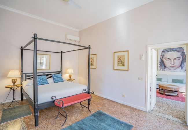 Ferienwohnung in Venedig - Ca' Grassi 2 Charming Balcony Ferienwohnung in Venedig - Ca' Grassi 2 Charming Balcony