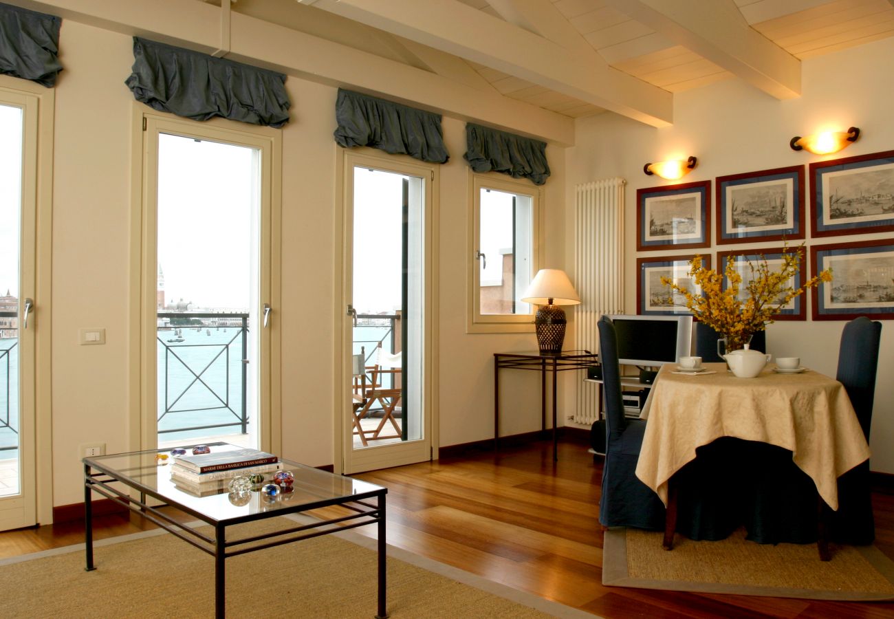 Ferienwohnung in Venedig - Ca' Redentore 4 Canal View Ferienwohnung in Venedig - Ca' Redentore 4 Canal View