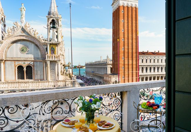 Ferienwohnung in Venedig - Due Leoni Luxus-Mietwohnung in St. Mark’s Square Ferienwohnung in Venedig - Due Leoni Luxus-Mietwohnung in St. Mark’s Square