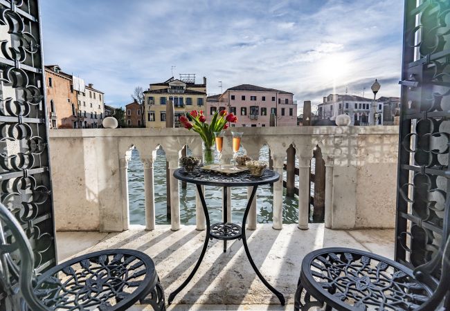 Ferienwohnung in Venedig - La Loggia am Canal Grande Ferienwohnung in Venedig - La Loggia am Canal Grande