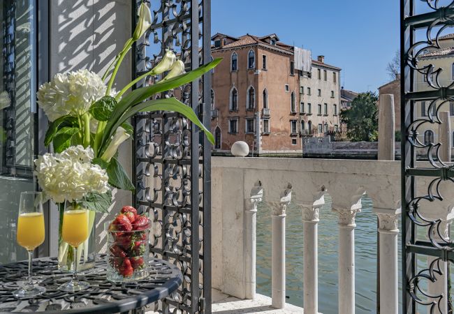 Ferienwohnung in Venedig - La Loggia am Canal Grande Ferienwohnung in Venedig - La Loggia am Canal Grande