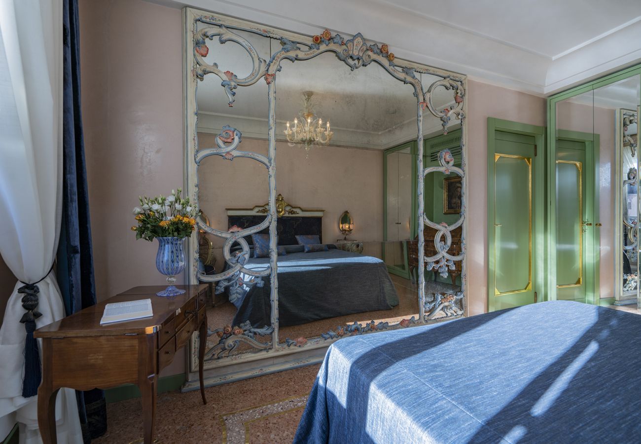 Ferienwohnung in Venedig - Ca' Degli Specchi am Canal Grande Ferienwohnung in Venedig - Ca' Degli Specchi am Canal Grande