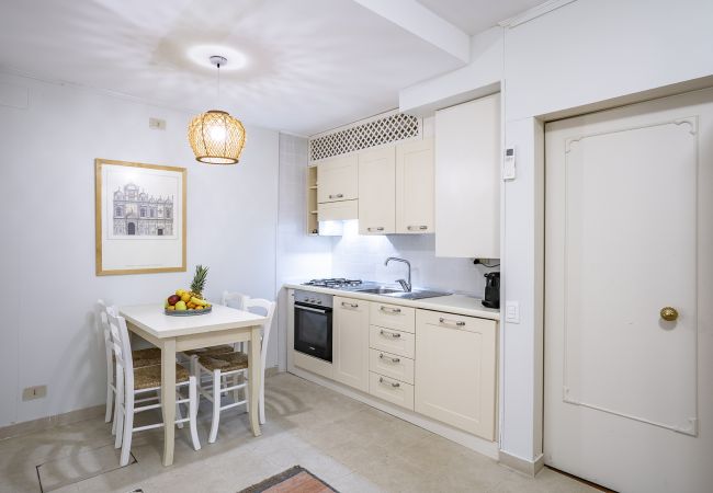 Ferienwohnung in Venedig - Lo Squero 1 Der Geheime Innenhof in Dorsoduro Ferienwohnung in Venedig - Lo Squero 1 Der Geheime Innenhof in Dorsoduro