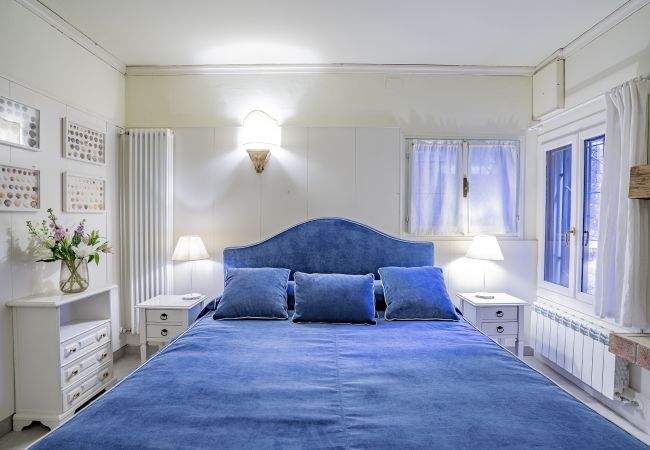 Ferienwohnung in Venedig - Lo Squero 1 Der Geheime Innenhof in Dorsoduro Ferienwohnung in Venedig - Lo Squero 1 Der Geheime Innenhof in Dorsoduro