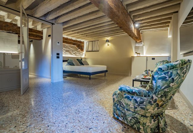 Ferienwohnung in Venedig - Corte Rubbi 1 A True Canal-side Experience Ferienwohnung in Venedig - Corte Rubbi 1 A True Canal-side Experience