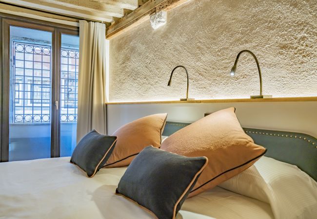 Ferienwohnung in Venedig - Corte Rubbi 5514 Two-bedroom with Canal View Ferienwohnung in Venedig - Corte Rubbi 5514 Two-bedroom with Canal View