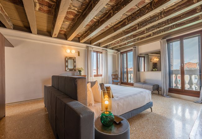 Ferienwohnung in Venedig - Palazzo Angelo Piano Nobile Ferienwohnung in Venedig - Palazzo Angelo Piano Nobile