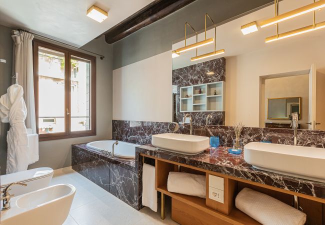 Ferienwohnung in Venedig - Palazzo Angelo Piano Nobile Ferienwohnung in Venedig - Palazzo Angelo Piano Nobile