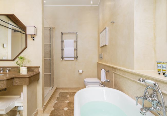 Ferienwohnung in Florenz - Marchesa Olympia - La Dimora degli Affreschi Florence Ferienwohnung in Florenz - Marchesa Olympia - La Dimora degli Affreschi Florence