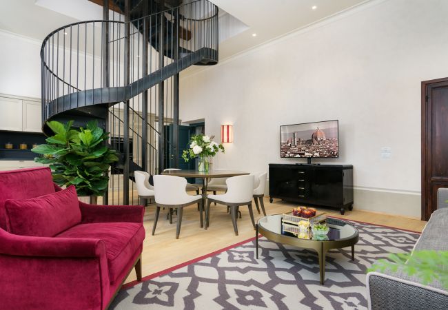 Ferienwohnung in Florenz - Marchesa Olympia - La Dimora degli Affreschi Florence Ferienwohnung in Florenz - Marchesa Olympia - La Dimora degli Affreschi Florence