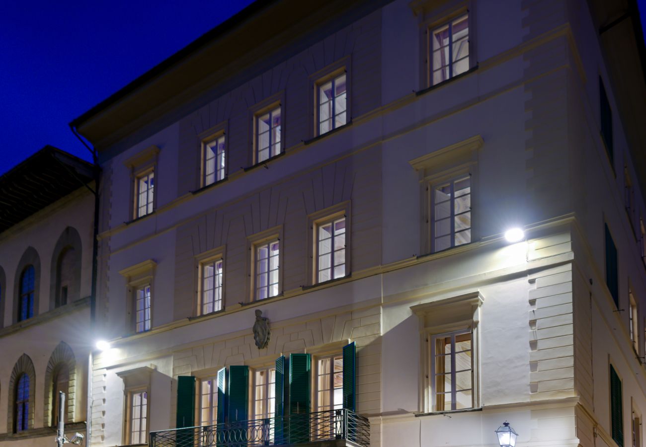 Ferienwohnung in Florenz - Marchesa Olympia - La Dimora degli Affreschi Florence Ferienwohnung in Florenz - Marchesa Olympia - La Dimora degli Affreschi Florence