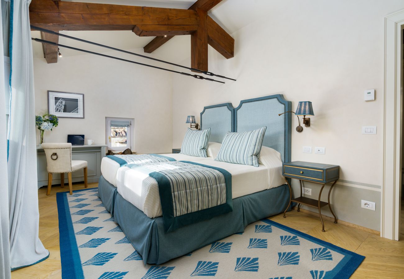 Ferienwohnung in Florenz - Marchesa Olympia - La Dimora degli Affreschi Florence Ferienwohnung in Florenz - Marchesa Olympia - La Dimora degli Affreschi Florence