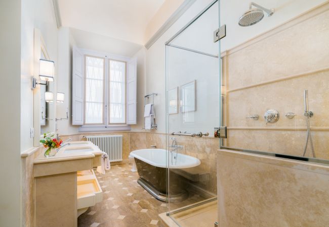 Ferienwohnung in Florenz - Duca Marco - La Dimora degli Affreschi Florence  Ferienwohnung in Florenz - Duca Marco - La Dimora degli Affreschi Florence