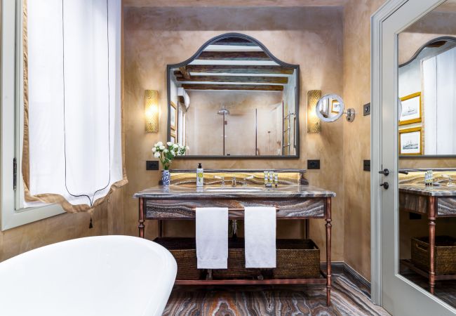 Ferienwohnung in Venedig - Dimora Orlando with Private Courtyard Ferienwohnung in Venedig - Dimora Orlando with Private Courtyard