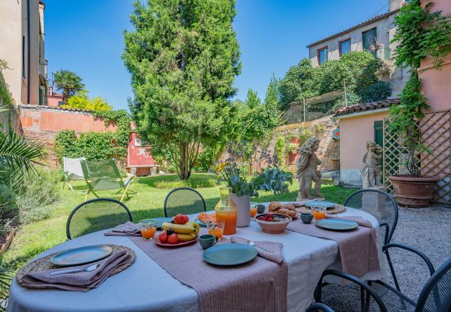 Ferienwohnung in Venedig - Casa della Sensa Il Palazzetto Ferienwohnung in Venedig - Casa della Sensa Il Palazzetto