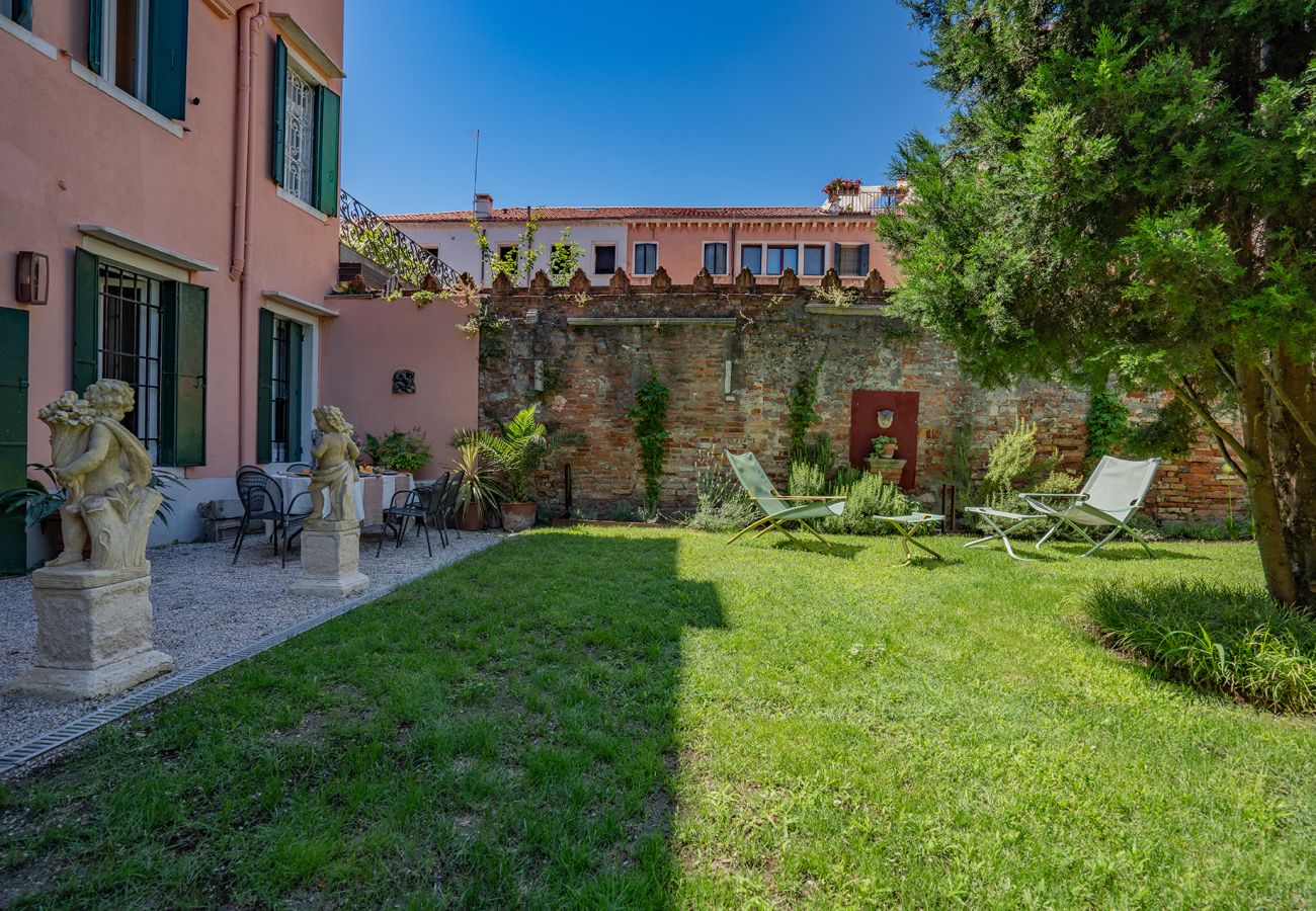 Ferienwohnung in Venedig - Casa della Sensa Il Palazzetto Ferienwohnung in Venedig - Casa della Sensa Il Palazzetto