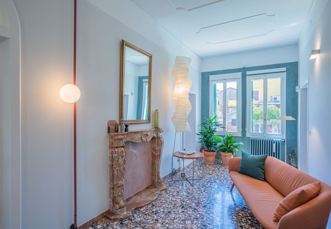 Ferienwohnung in Venedig - Casa della Sensa 1 Garden & Canal View Ferienwohnung in Venedig - Casa della Sensa 1 Garden & Canal View