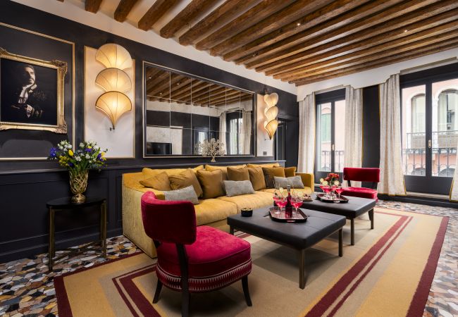  in Venezia - La Dimora di Lady J A San Marco Townhouse