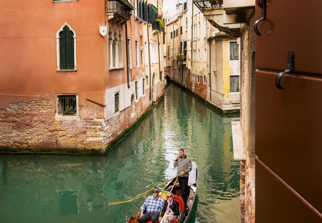 Ferienwohnung in Venedig - The Yacht House Canal View Ferienwohnung in Venedig - The Yacht House Canal View