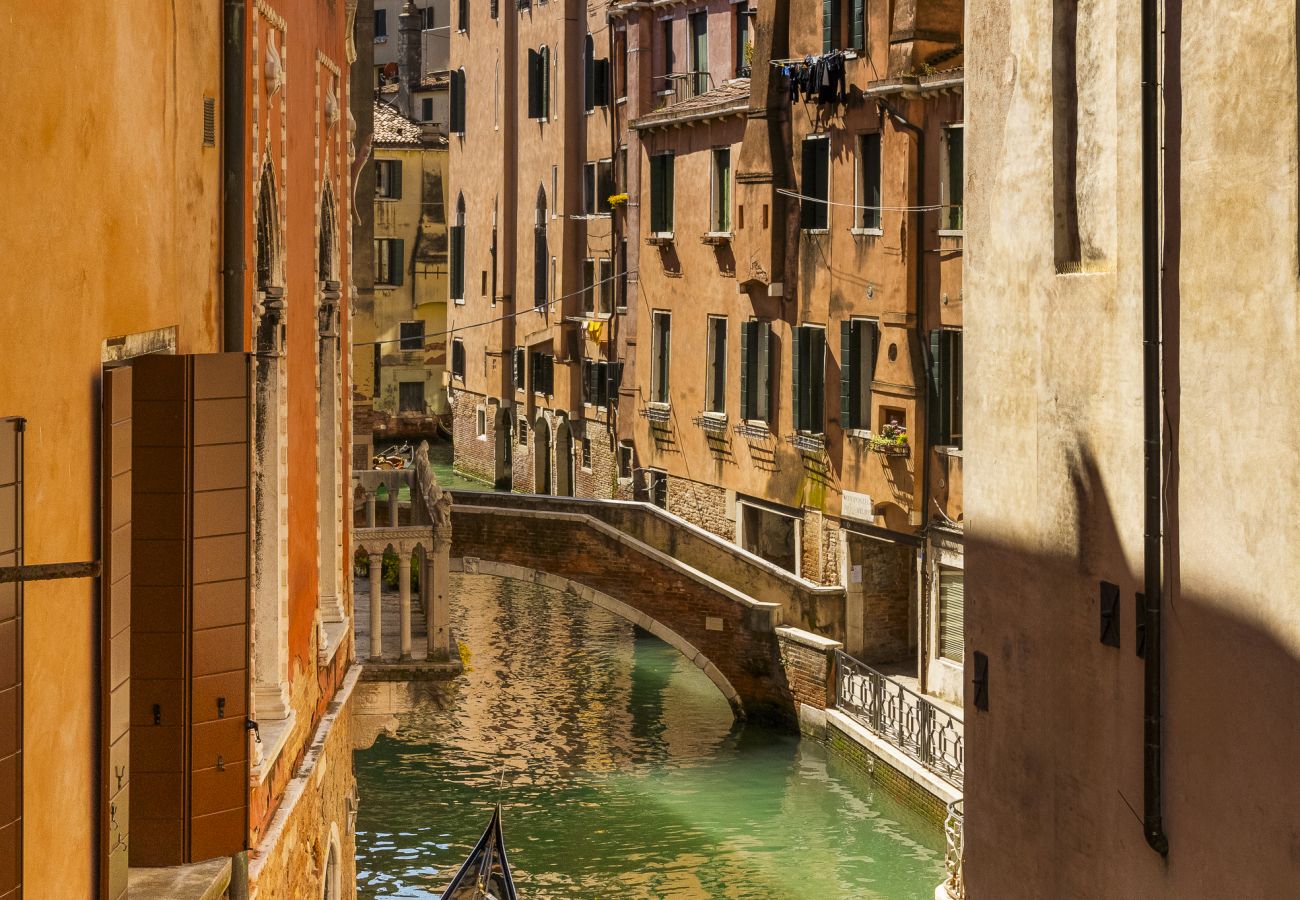 Ferienwohnung in Venedig - The Yacht House Canal View Ferienwohnung in Venedig - The Yacht House Canal View