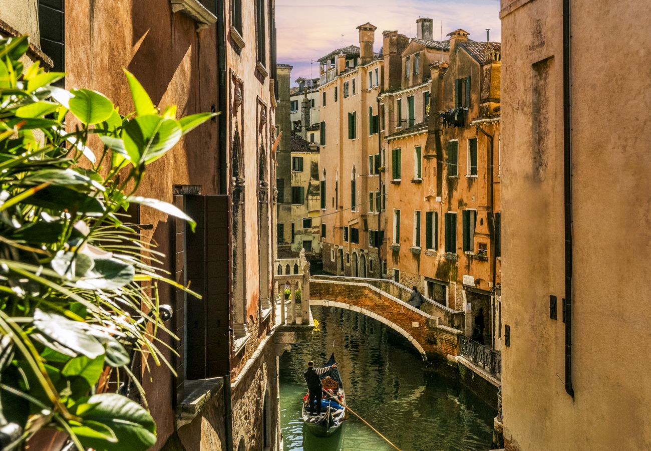 Ferienwohnung in Venedig - The Yacht House Canal View Ferienwohnung in Venedig - The Yacht House Canal View