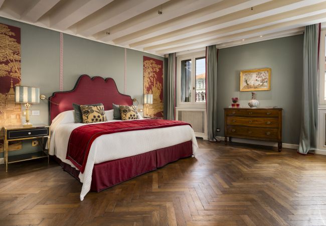 Ferienwohnung in Venedig - Palazzo Loredan Grand Canal Ferienwohnung in Venedig - Palazzo Loredan Grand Canal