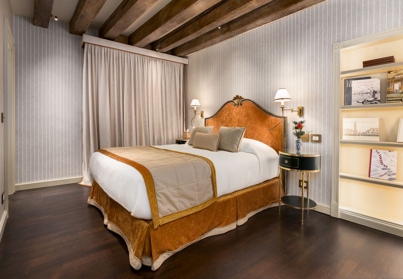 Ferienwohnung in Venedig - Palazzo Loredan Grand Canal Ferienwohnung in Venedig - Palazzo Loredan Grand Canal