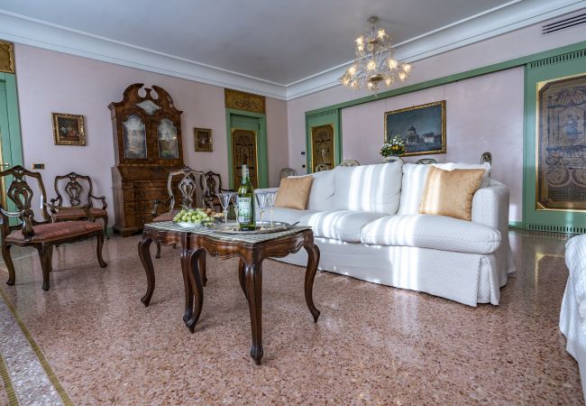 Appartement à Venise - Ca' Degli Specchi Grand Canal Appartement à Venise - Ca' Degli Specchi Grand Canal