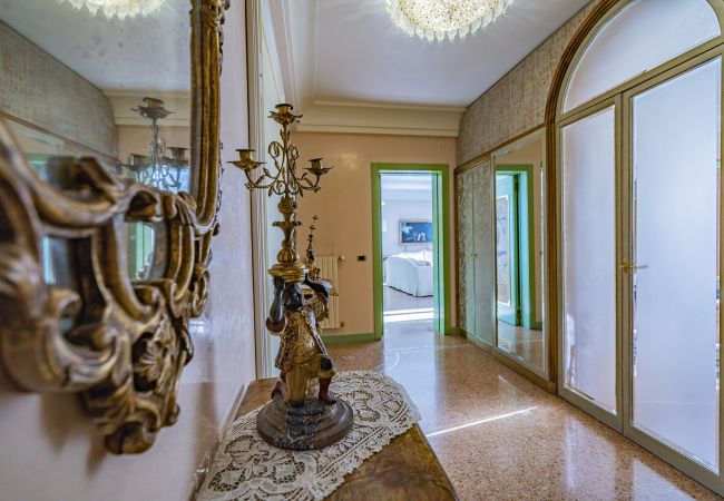 Appartement à Venise - Ca' Degli Specchi Grand Canal Appartement à Venise - Ca' Degli Specchi Grand Canal