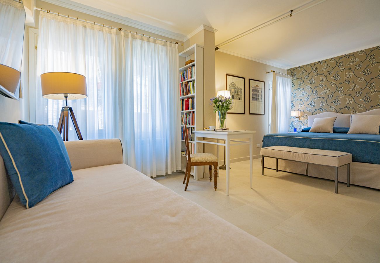 Appartement à Venise - Lo Squero 2 Charming Apartment in Dorsoduro Appartement à Venise - Lo Squero 2 Charming Apartment in Dorsoduro