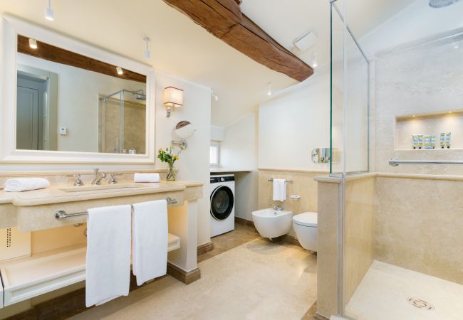 Appartement à Florence - Donna Lipsi - La Dimora degli Affreschi Florence  Appartement à Florence - Donna Lipsi - La Dimora degli Affreschi Florence