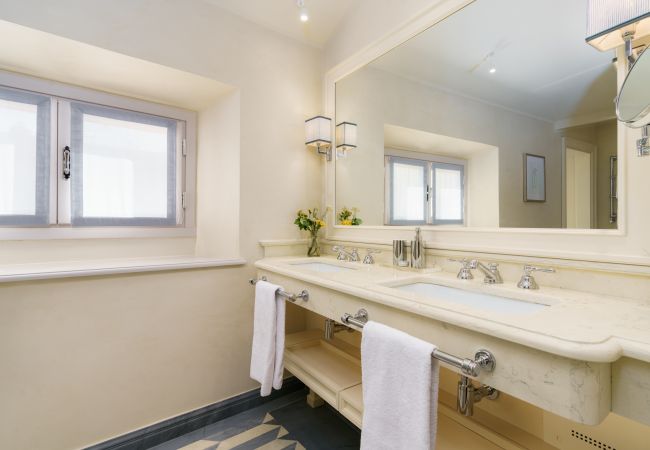 Appartement à Florence - Donna Lipsi - La Dimora degli Affreschi Florence  Appartement à Florence - Donna Lipsi - La Dimora degli Affreschi Florence