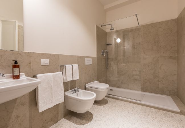 Appartamento a Venezia - Sartor Apartment with Canal View and Private Court Appartamento a Venezia - Sartor Apartment with Canal View and Private Court