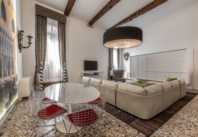 Appartamento a Venezia - La Corte dei Cuoridoro 2 Canal View Appartamento a Venezia - La Corte dei Cuoridoro 2 Canal View