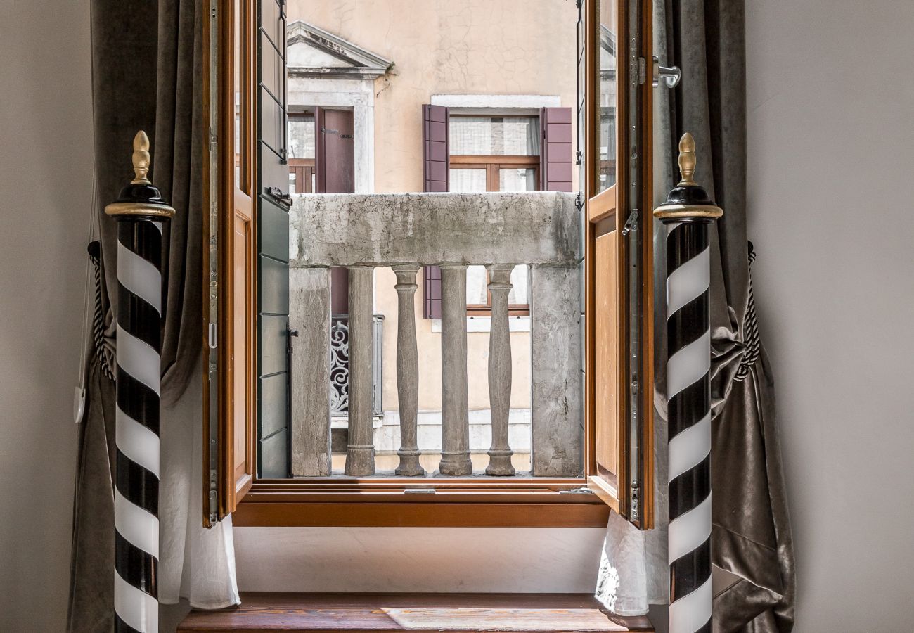 Appartamento a Venezia - La Corte dei Cuoridoro 2 Canal View Appartamento a Venezia - La Corte dei Cuoridoro 2 Canal View