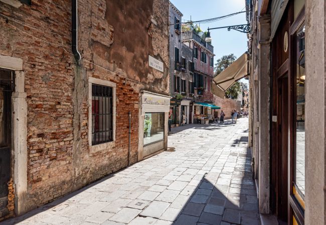 Appartamento a Venezia - Ca' Delle Carrozze Stylish 2 Bedroom loft-style Appartamento a Venezia - Ca' Delle Carrozze Stylish 2 Bedroom loft-style