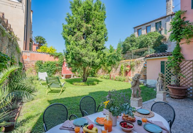 Appartamento a Venezia - Casa della Sensa 1 Garden & Canal View Appartamento a Venezia - Casa della Sensa 1 Garden & Canal View