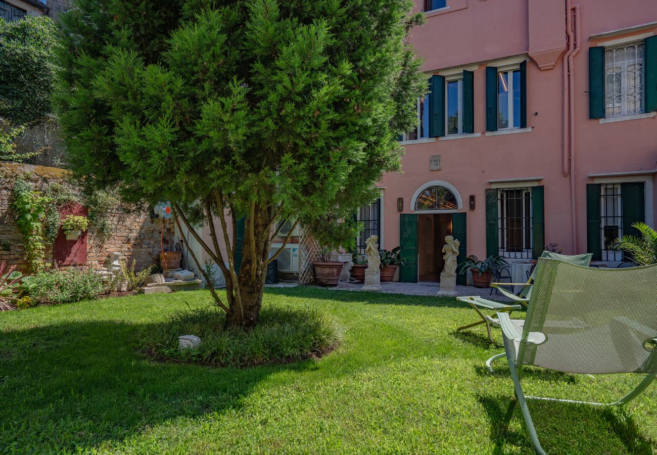 Appartamento a Venezia - Casa della Sensa 1 Garden & Canal View Appartamento a Venezia - Casa della Sensa 1 Garden & Canal View