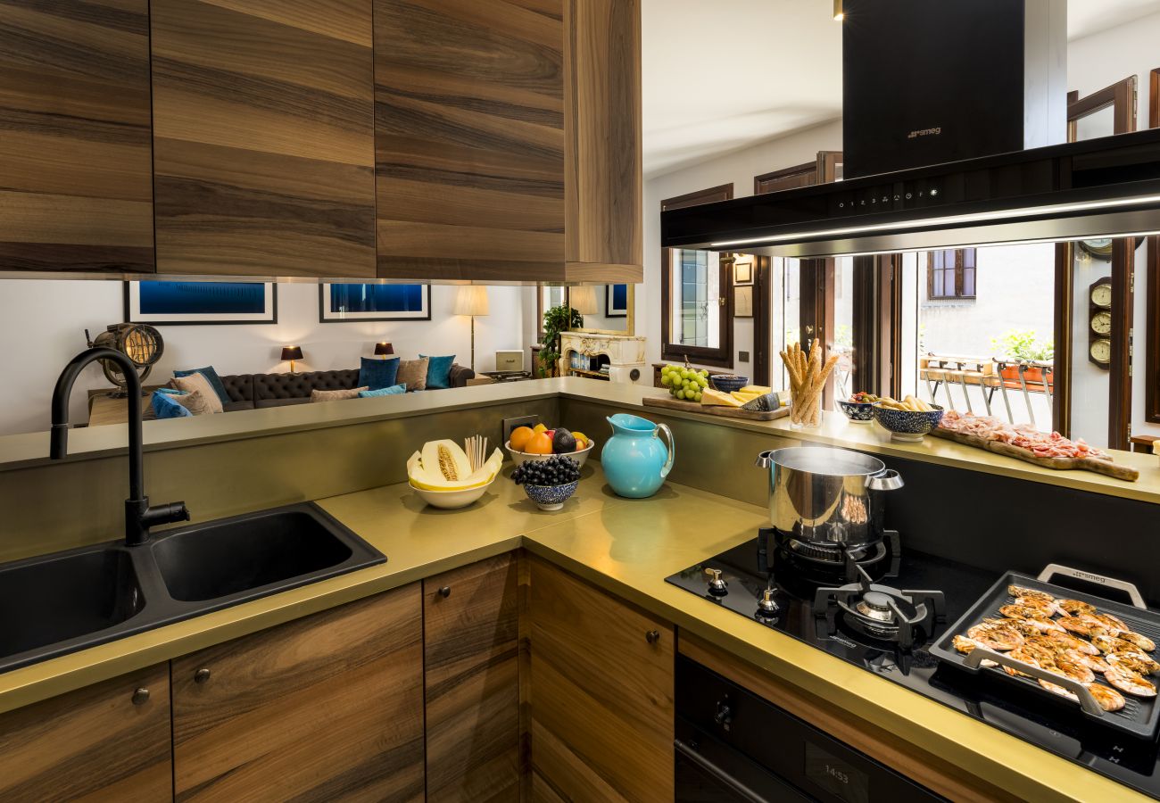 Appartamento a Venezia - The Yacht House Canal View Appartamento a Venezia - The Yacht House Canal View