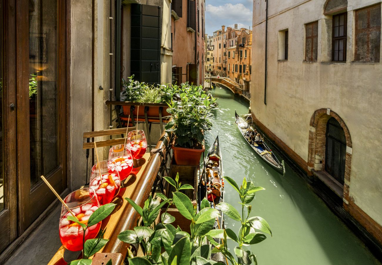 Appartamento a Venezia - The Yacht House Canal View Appartamento a Venezia - The Yacht House Canal View