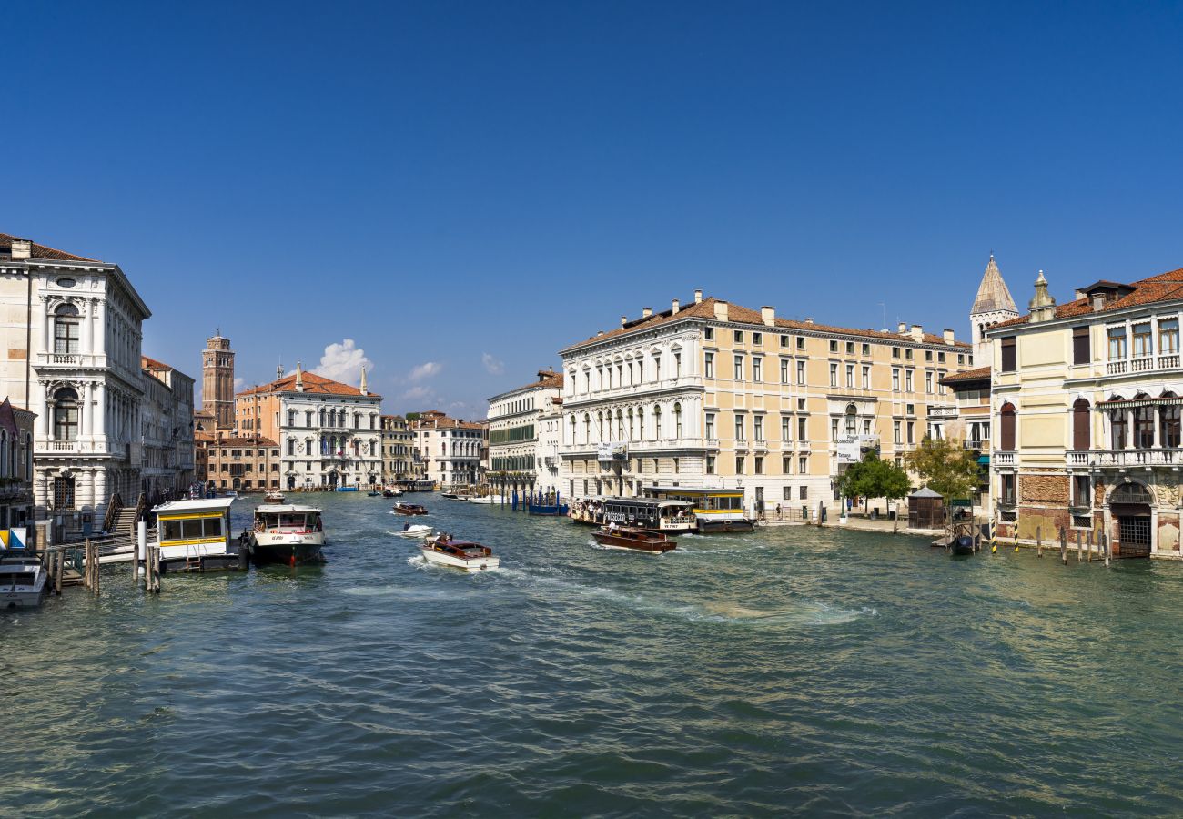Appartamento a Venezia - Palazzo Loredan Grand Canal Appartamento a Venezia - Palazzo Loredan Grand Canal